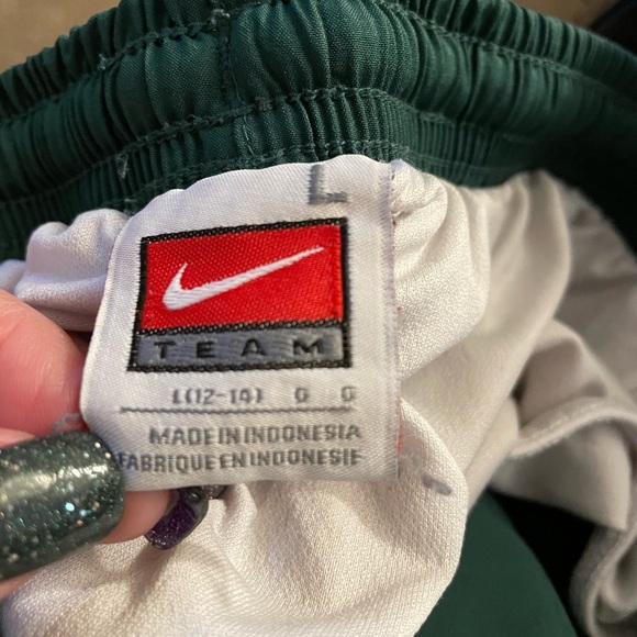 Nike Oregon Duck Dri-fit shorts - Picture 4 of 5